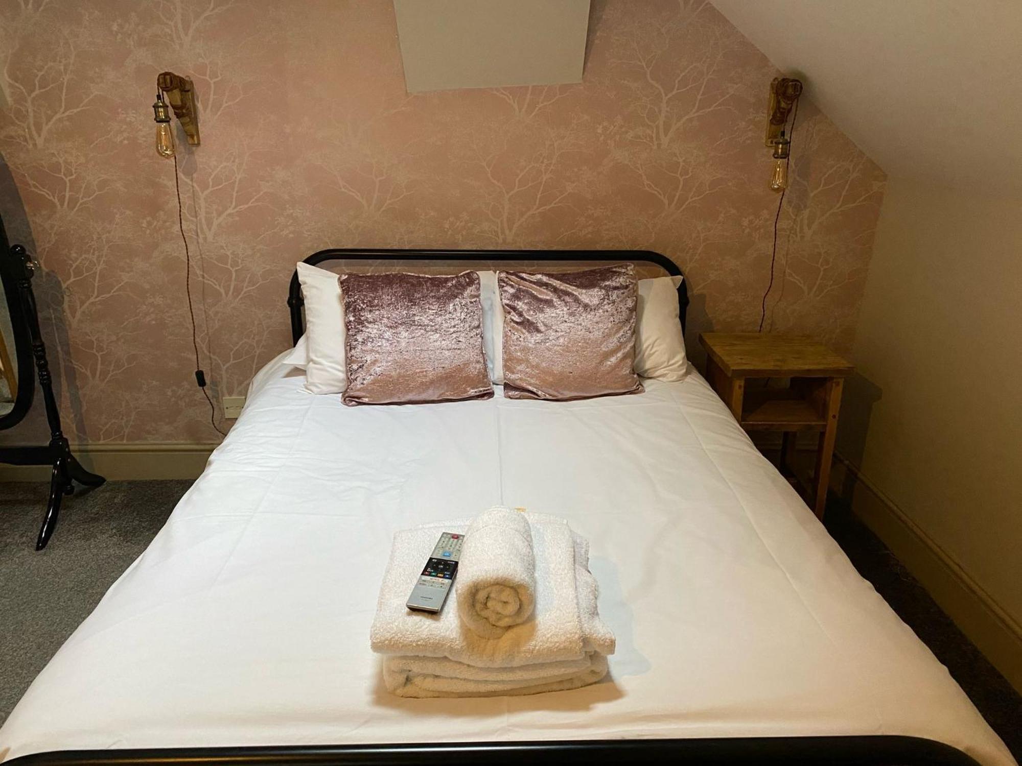 The Swan Taphouse Bed & Breakfast Ironbridge Exterior photo