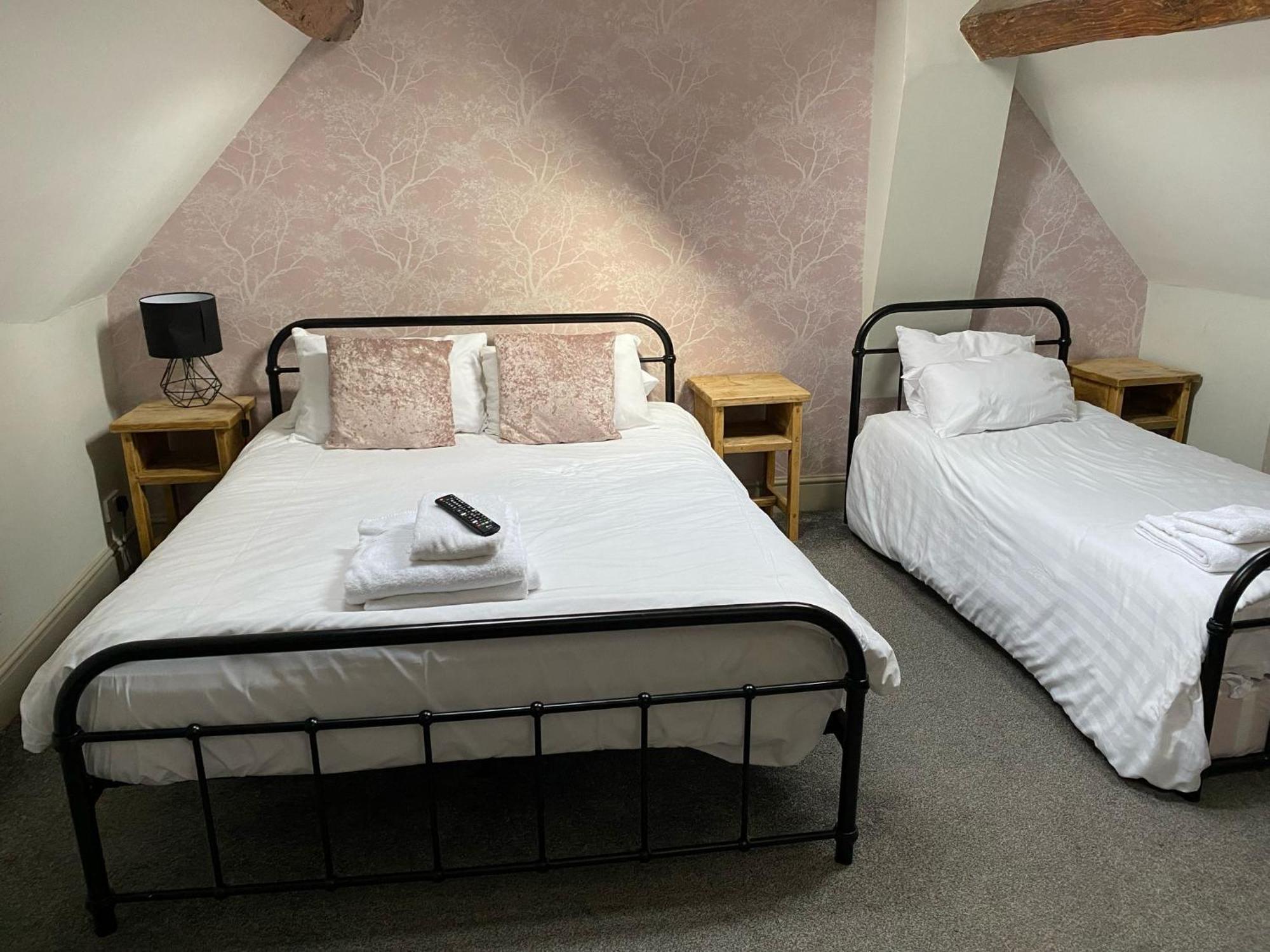 The Swan Taphouse Bed & Breakfast Ironbridge Exterior photo