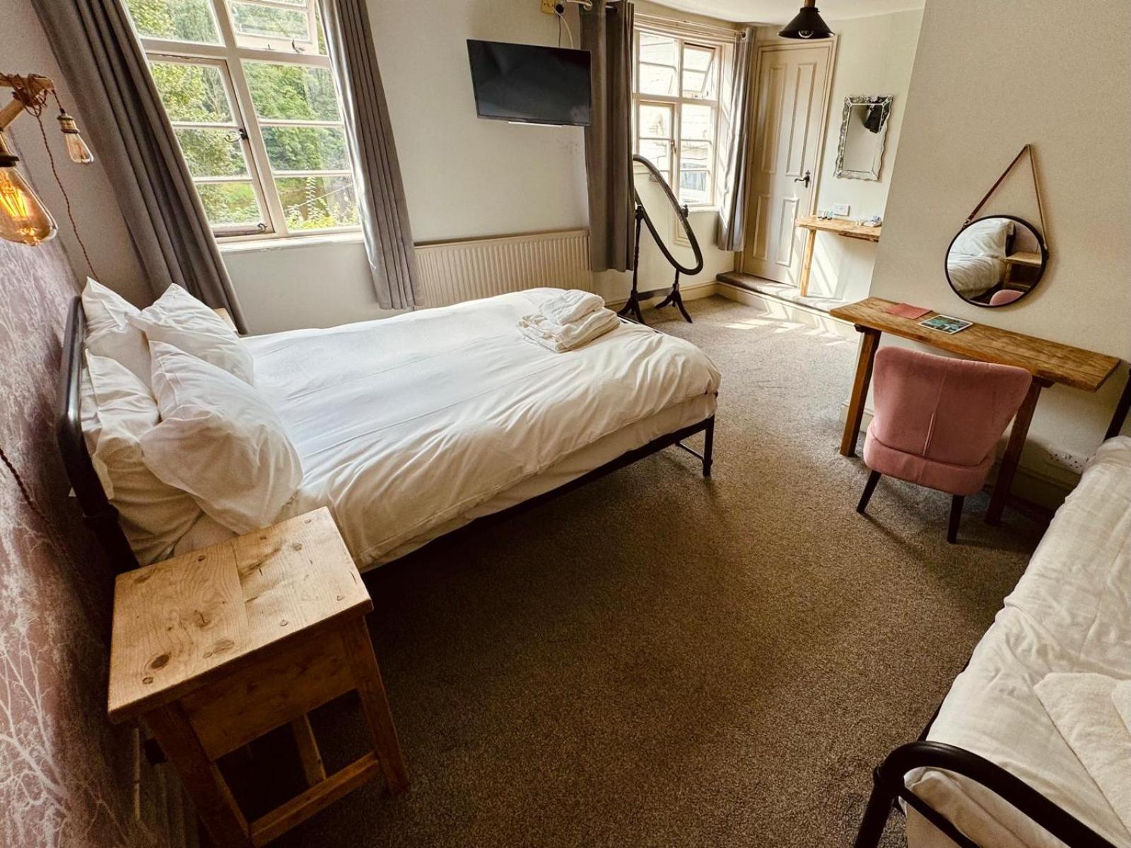 The Swan Taphouse Bed & Breakfast Ironbridge Exterior photo