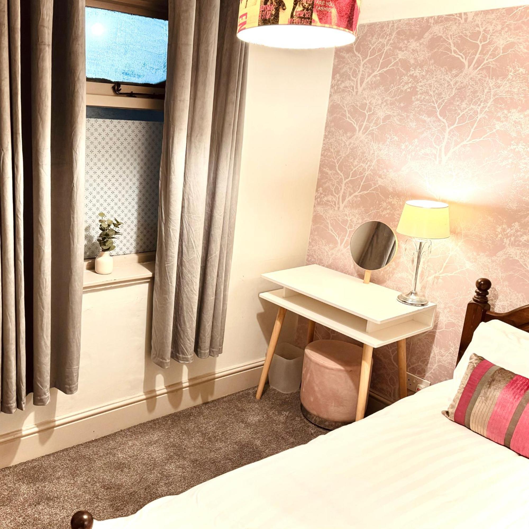 The Swan Taphouse Bed & Breakfast Ironbridge Exterior photo